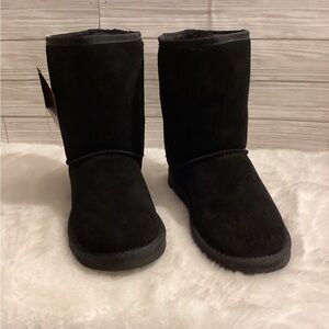 NWT Kemi Bella Suede Sheepskin Fully lined  Black Winter Boots Size 8